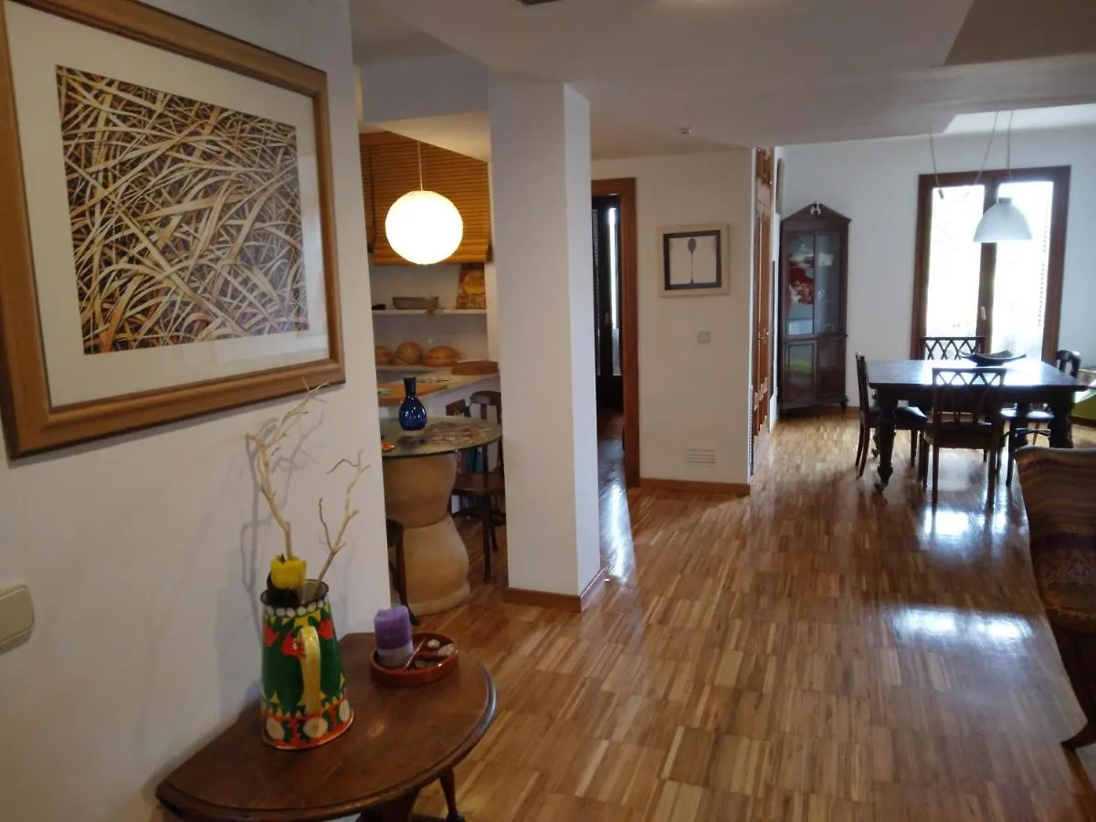 Apartment Happy Nest In Pals Village
